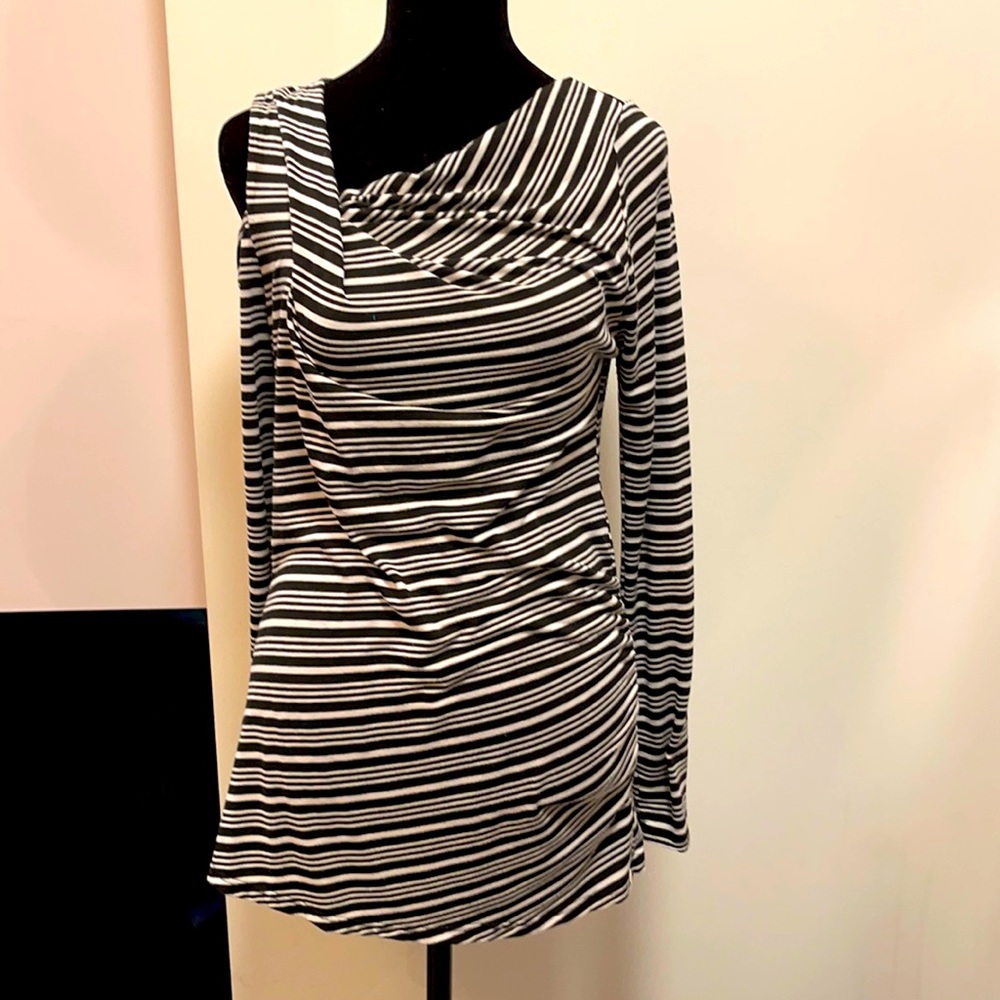 Tonic off shoulder shirt